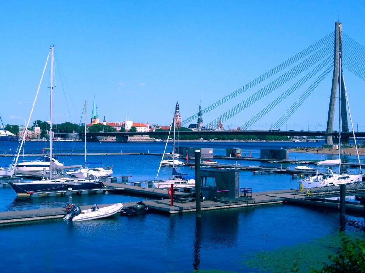 Avesol Apartment Riga Buitenkant foto
